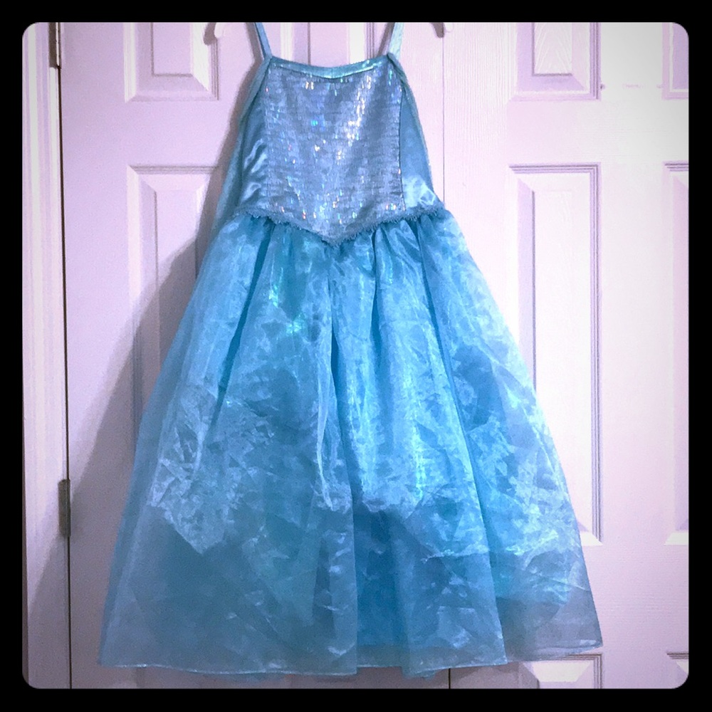 It’s a Elsa dress❄️❄️